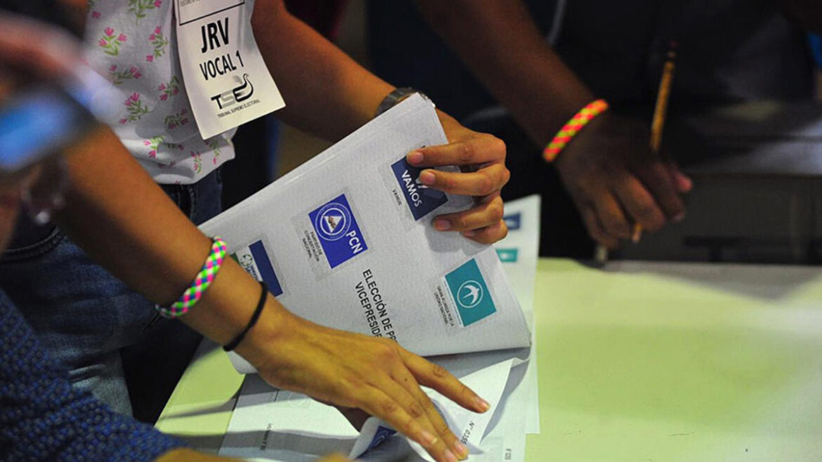 Presidenta del TSE informó que el miércoles 6 de diciembre realizarán el sorteo de posición de banderas en las papeletas de votación para las elecciones del 2024
