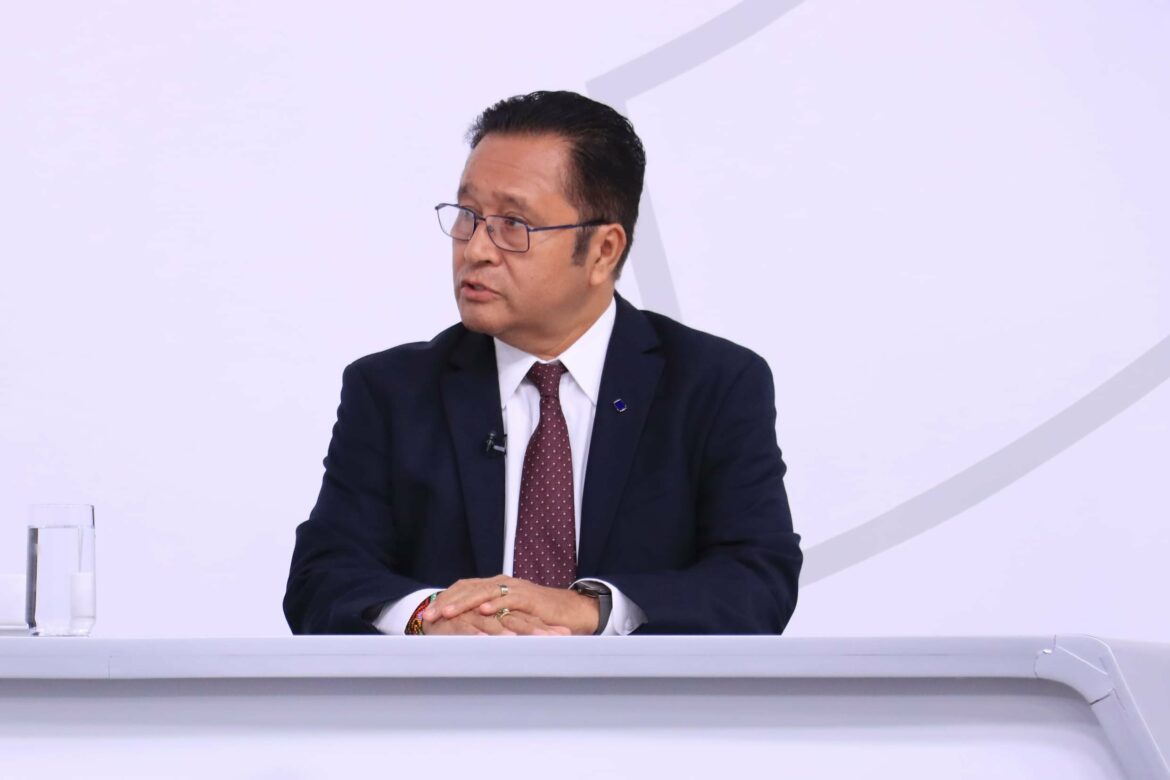 Politólogo Martínez: «La población demandaba que el presidente Bukele se presentara como candidato para otro mandato, tenían miedo de regresar al pasado»