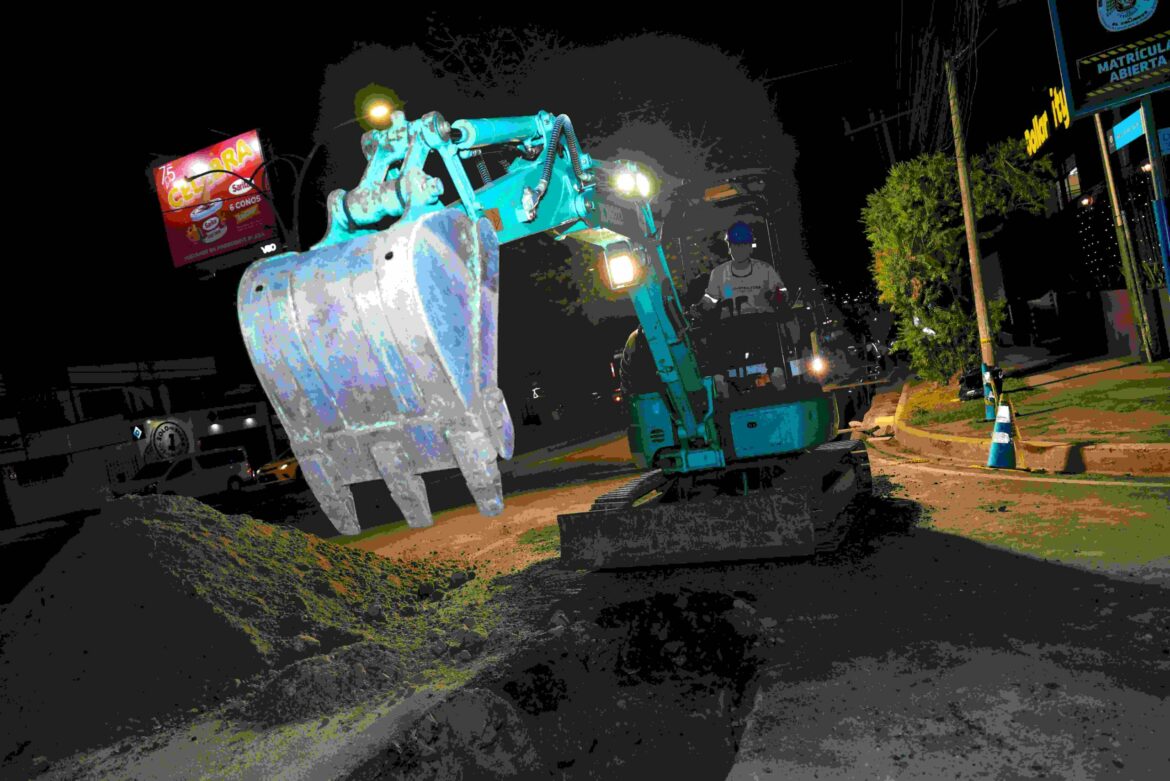 Habilitan horarios nocturnos para avanzar en trabajos de canalización subterránea en Zona Rosa