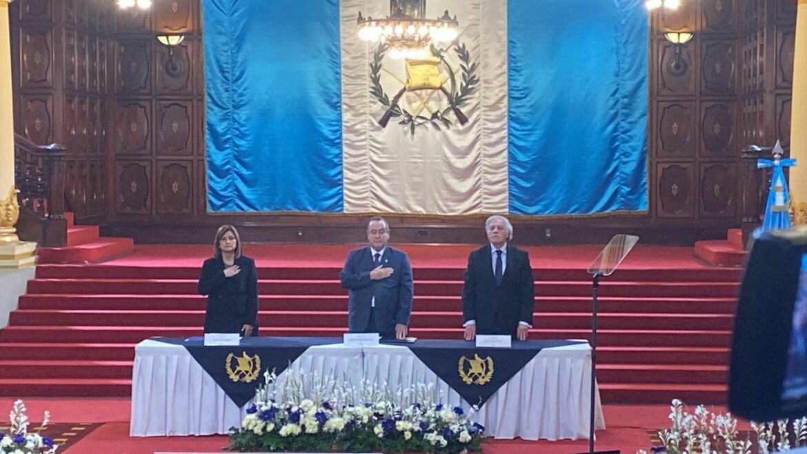 Secretario de la OEA participó en reunión de transición de Gobierno de Guatemala