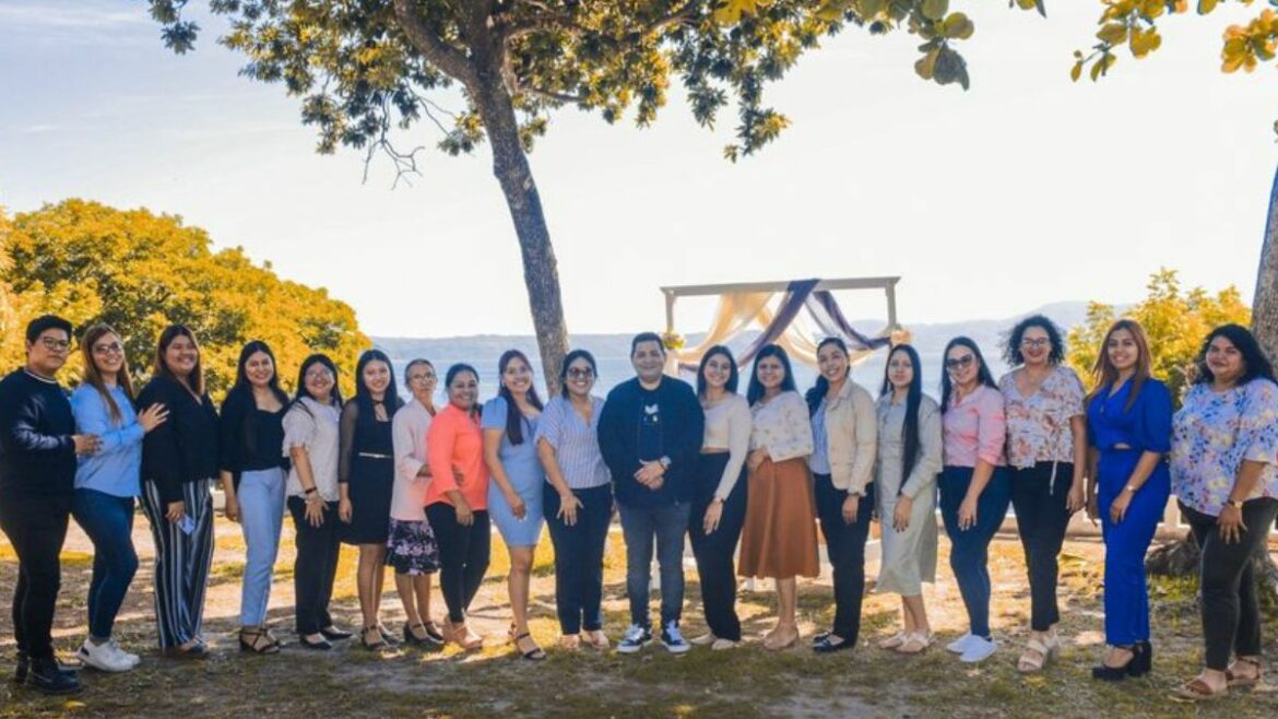Alcalde Chicas, reconoce a estudiantes Universidad Nacional