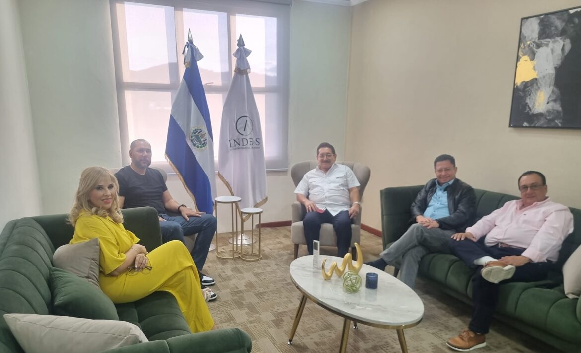 Yamil Bukele se reunió con el pastor Mauricio Navas para la cruzada de avivamiento 2024