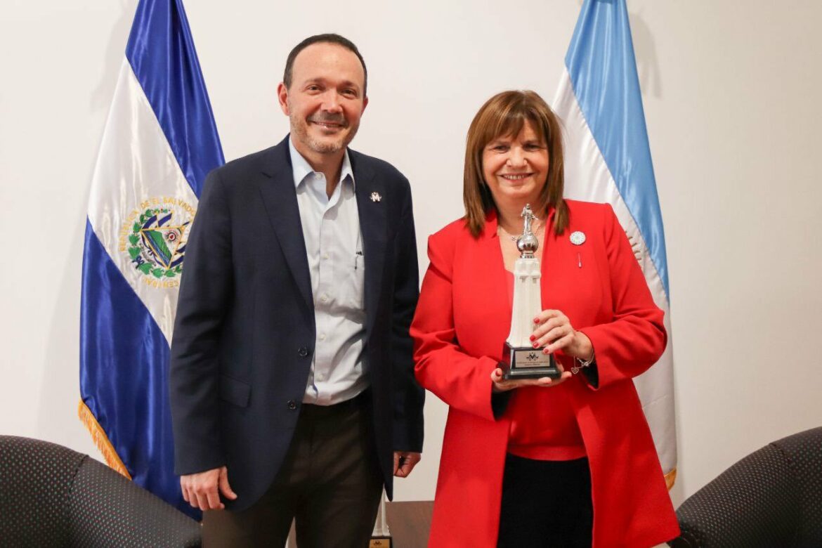 Ministra de Seguridad de Javier Milei se reunió con ministro de Justicia, Gustavo Villatoro