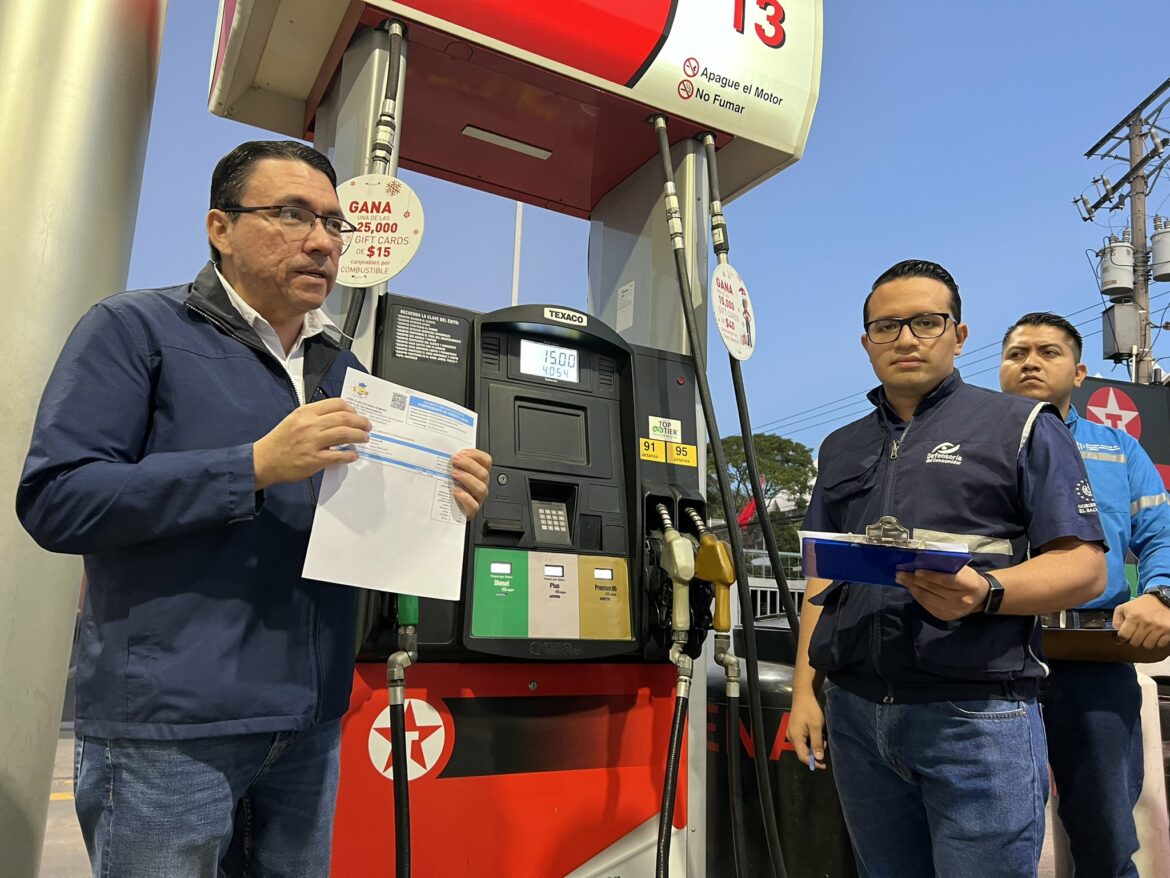 Inspeccionan que las gasolineras apliquen los nuevos precios de referencia de combustible