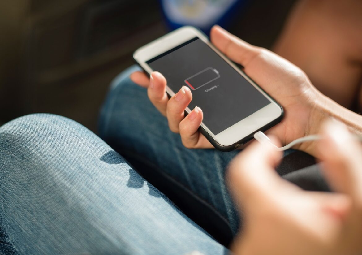 Te damos unas recomendaciones de cargar el celular para cuidar la batería