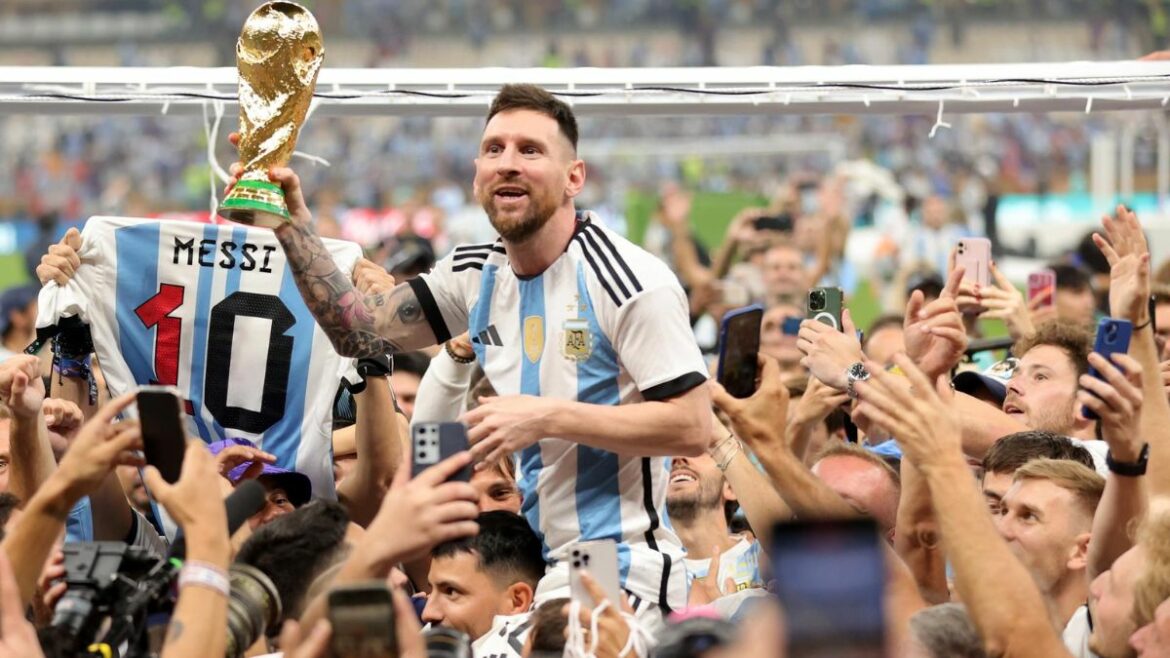 Subastan camisetas que usó Messi en el Mundial por $7.8 millones de dólares