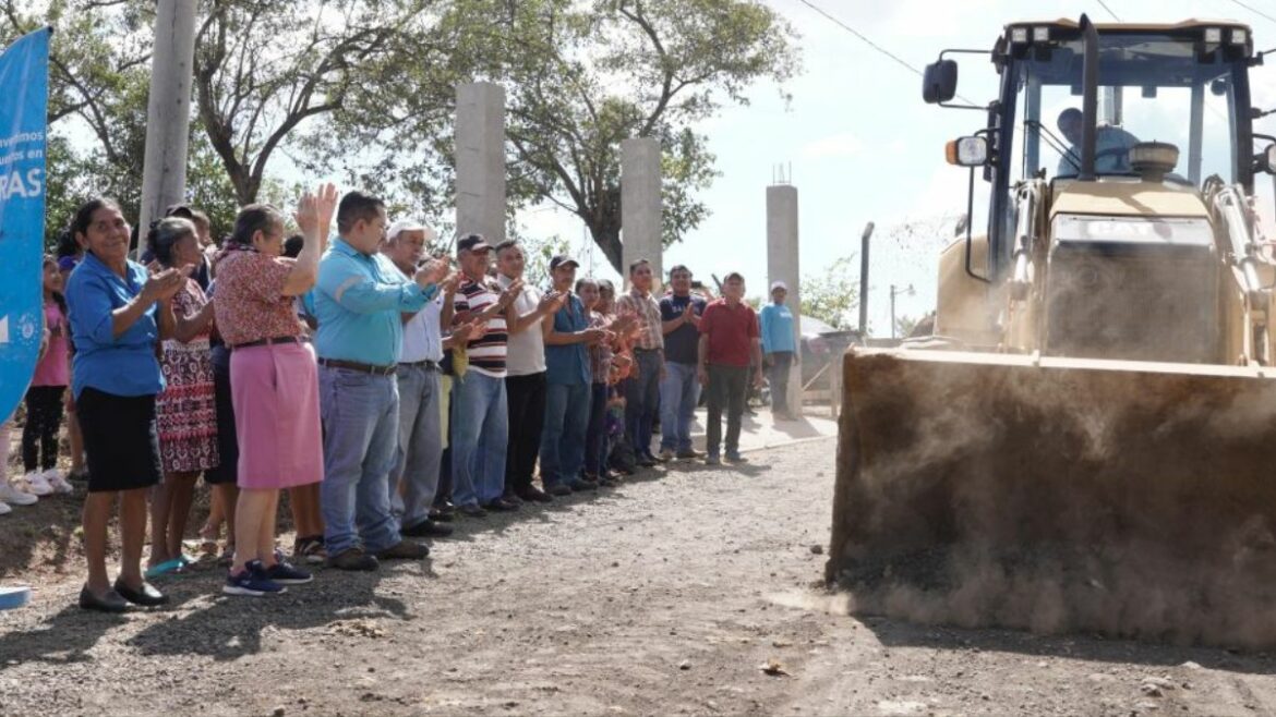 Habitantes en San Pedro Puxtla, Ahuachapán, serán beneficiados con proyecto vial