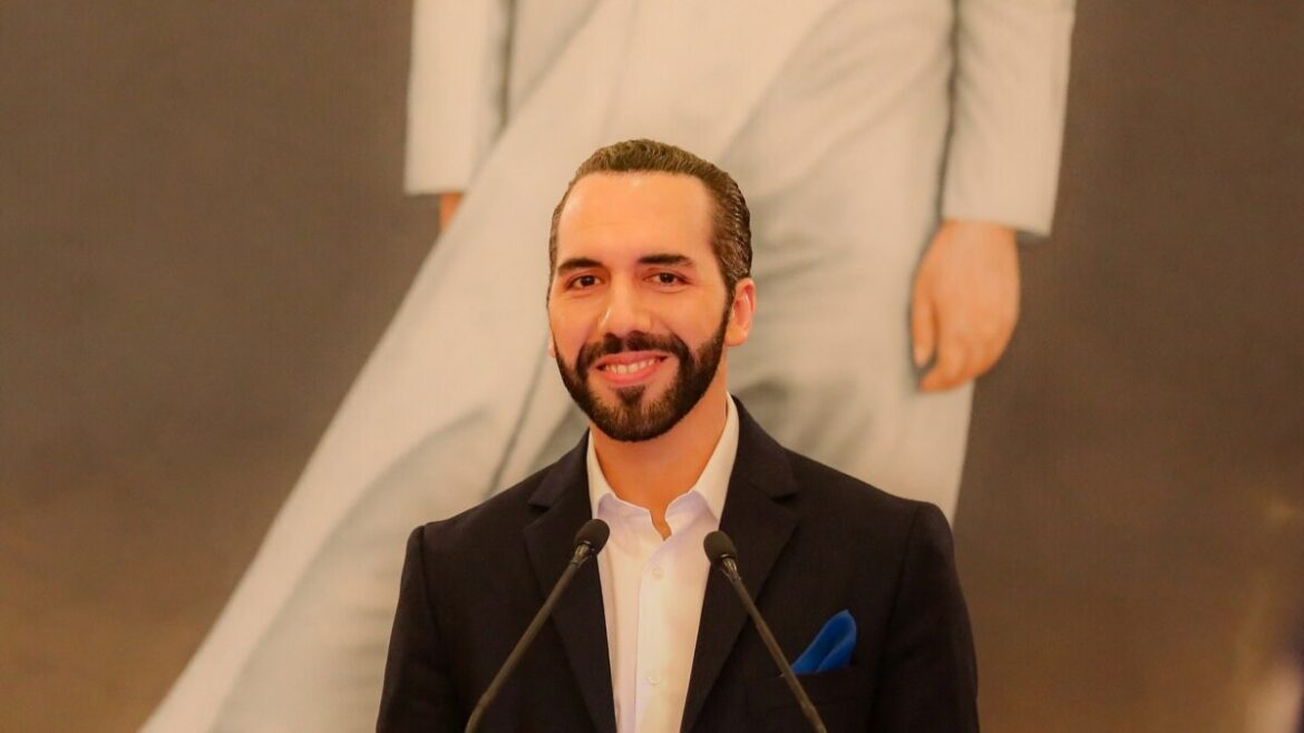 Nayib Bukele afirma que «comienzan las primeras cosechas»: el crecimiento del PIB, la caída del déficit, desempleo y la llegada de turistas