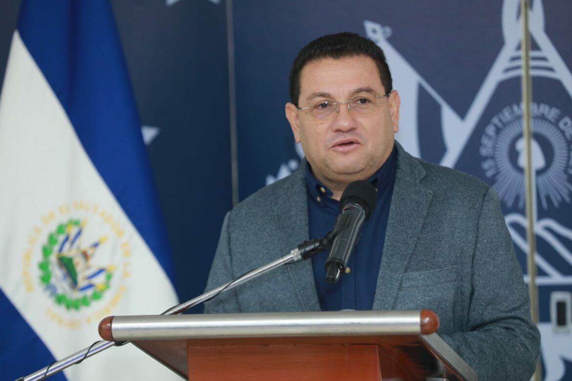 Ministro Castro enviará trabajadores salvadoreños a Costa Rica, ¿cuándo y cuál es el salario?
