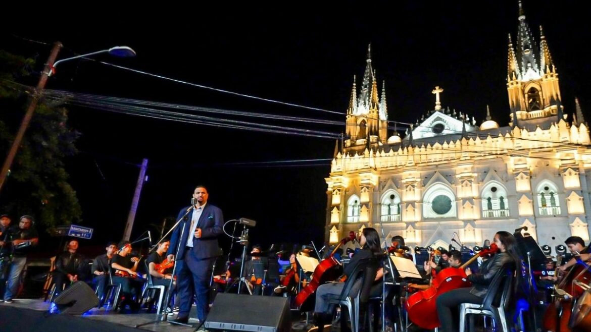 Concierto de Rock Sinfónico en el Centro Histórico de Santa Ana