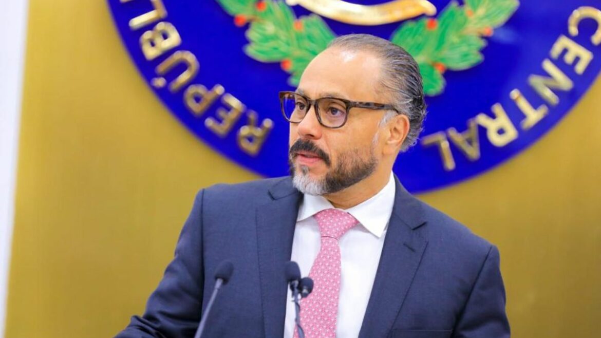 Ernesto Castro: «Las antiguas legislaturas convirtieron a la Asamblea en un santuario de corrupción»