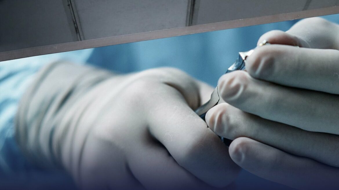 Neurocirujano que dejó en estado cuadripléjico a paciente tras una operación cerebral es enviado a juicio