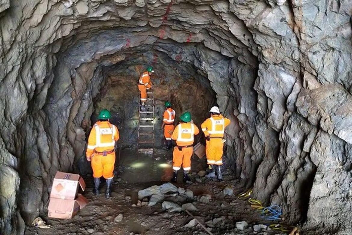 Siete mineros fallecieron tras derrumbe en mina de oro en Perú