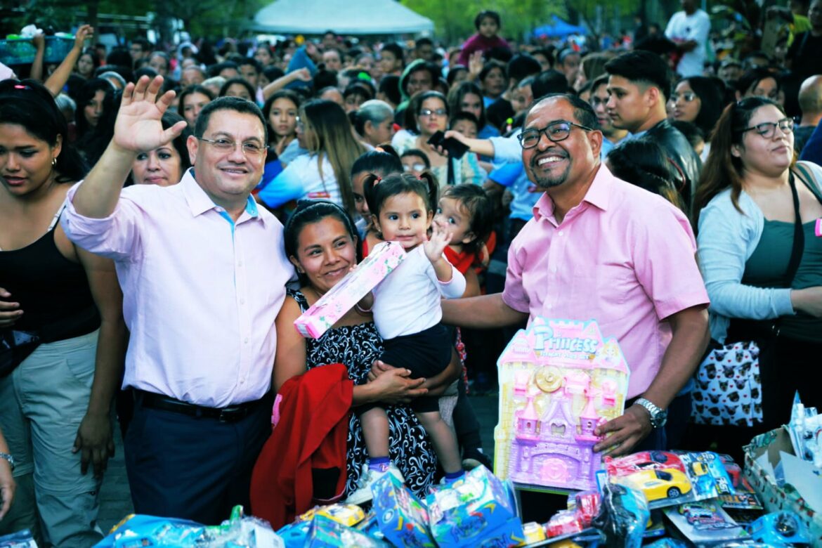 Ministro Castro destaca labor social permanente del Movimiento Social Comunitario