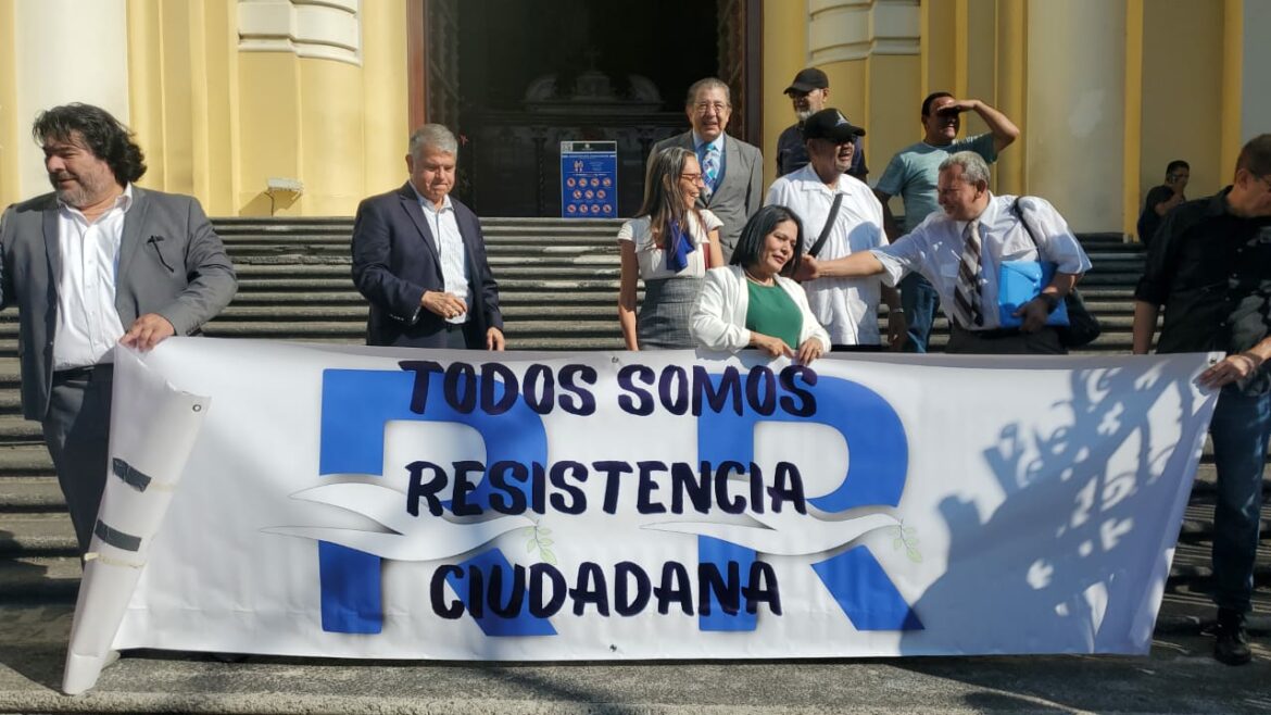Organizaciones sociales se pronuncian en contra de la orden de captura a Rubén Zamora debido a que «no hay argumentos legales»