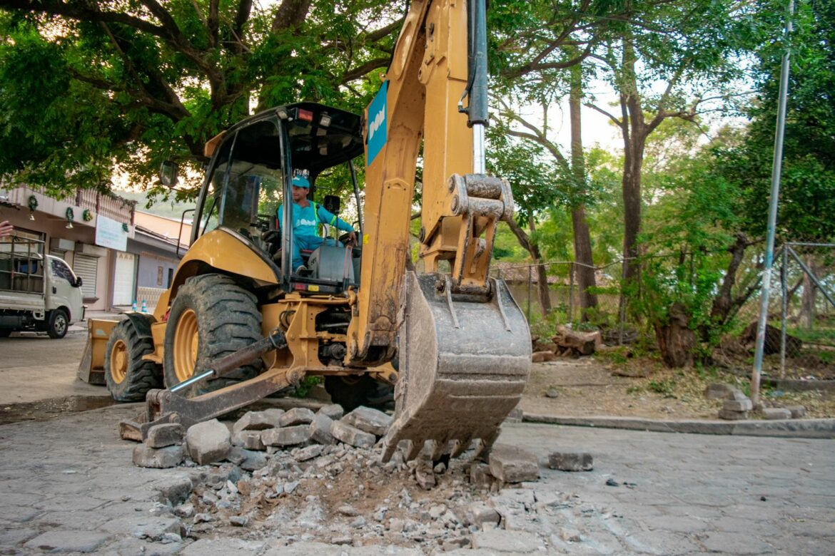La Dirección de Obras Municipales inicia el Plan Nacional de Bacheo en Concepción de Oriente