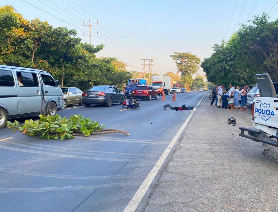 Un motociclista falleció en accidente de tránsito sobre la carretera Litoral, Acajutla