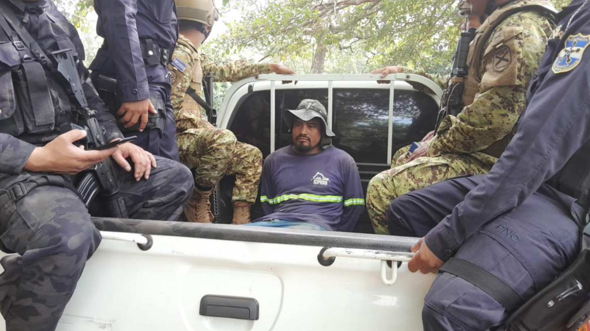 Capturan a hombre que agredió a machetazos a tres personas en calle al Boquerón