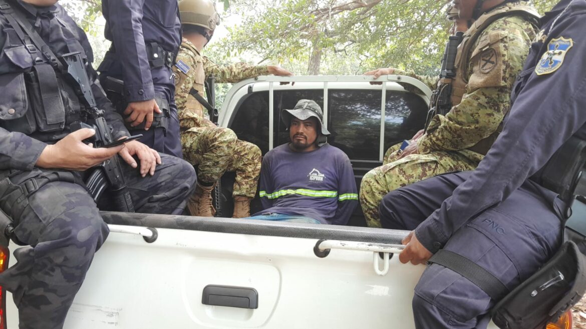 Capturan a sujeto que fue captado agrediendo a machetazos a 3 ciudadanos