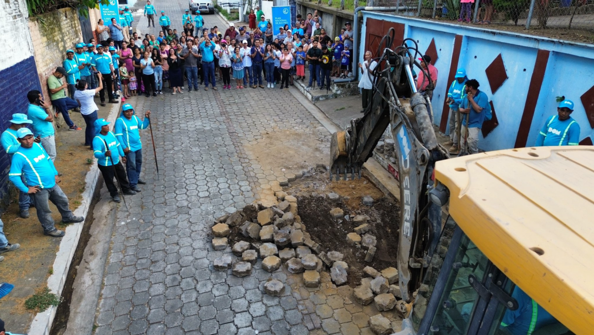 La DOM intervendrá 1.8 kilómetros de calles deterioradas en el municipio de California en Usulután