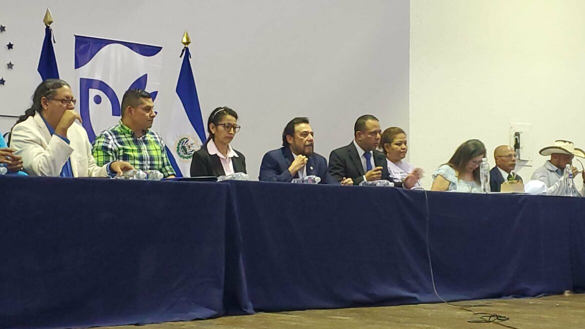 Candidato vicepresidencial de NI participa en el encuentro intersectorial de Alianza Ciudadana