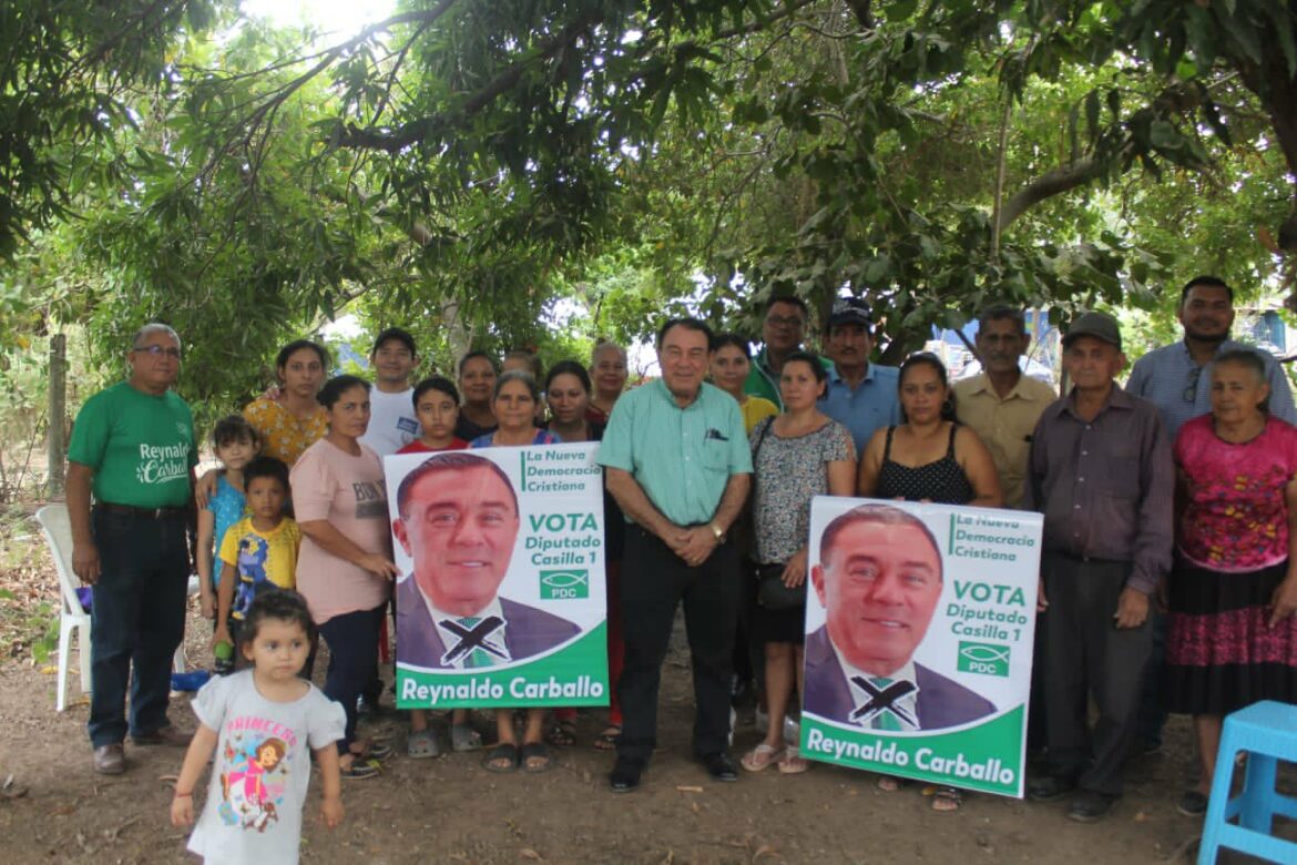 Dip. Carballo benefició a 736 migueleños con escrituras que no tenían desde hace 25 años