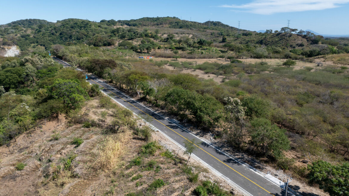 La DOM entregó calle rural totalmente renovada en Bolívar, La Unión