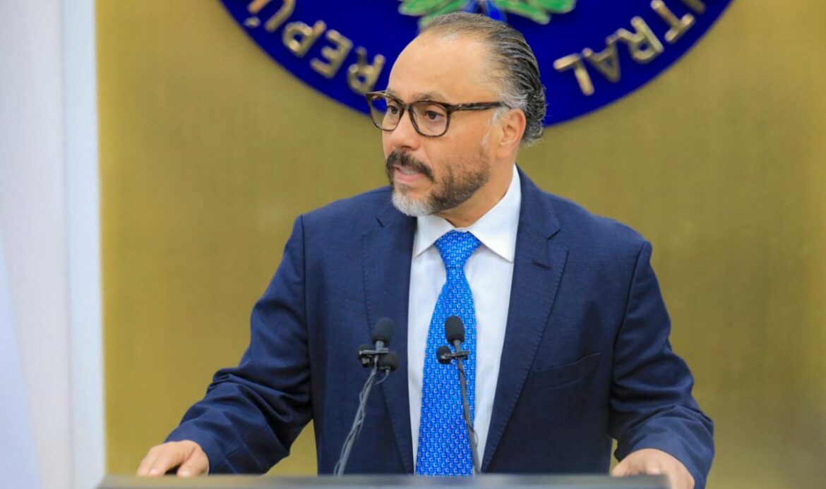Pdte. Castro sobre la intención de ARENA, FMLN y VAMOS de destituir a Bukele al llegar a la presidencia: “Se necesita ser loco para que la principal propuesta sea esa”