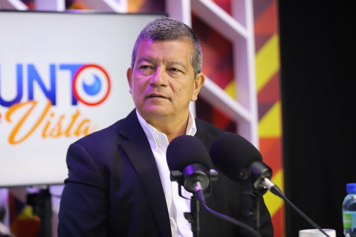 Manuel Flores considera que «las encuestas han sido derrotadas» y que por ello «el FMLN es la esperanza del pueblo»