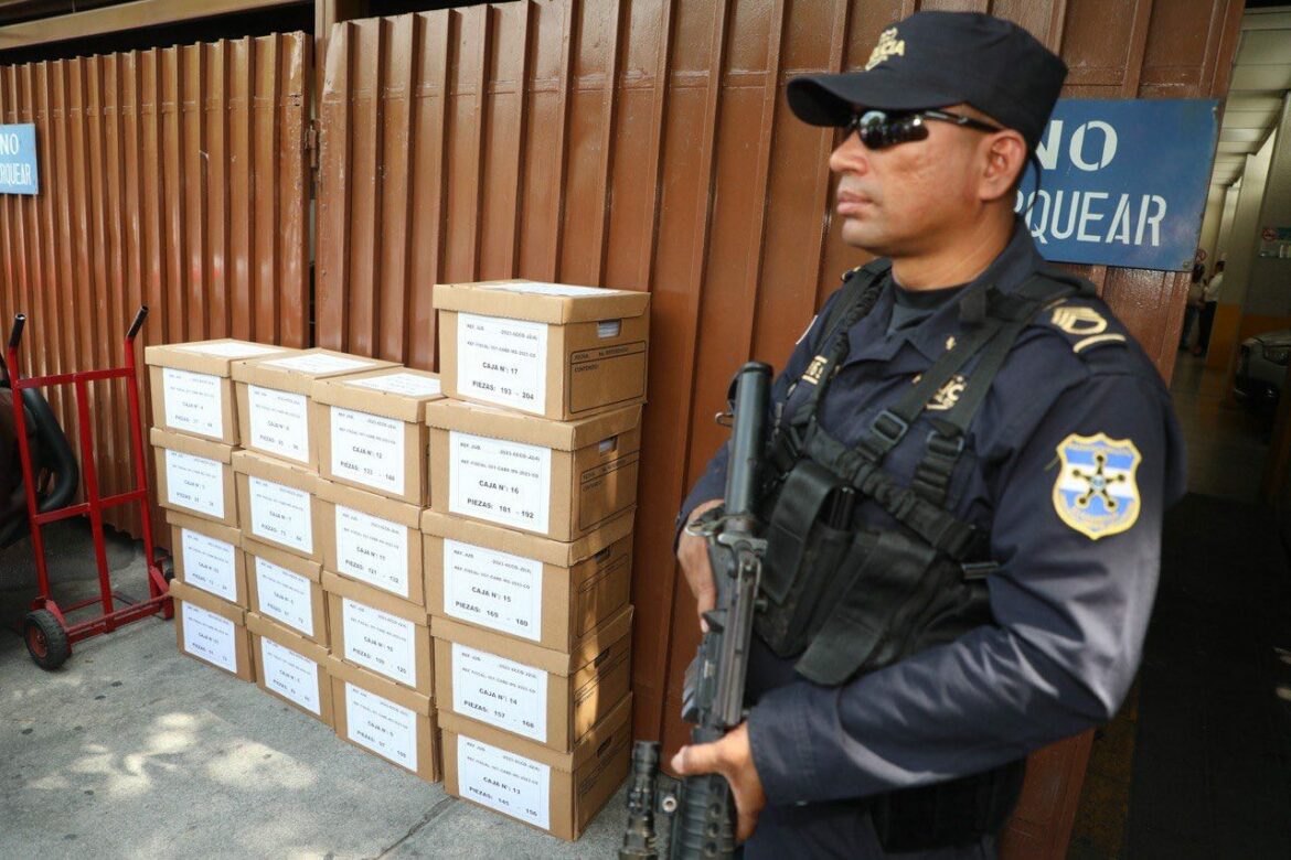 Fiscalía presenta acusación contra de casi 500 supuestos cabecillas de la Mara Salvatrucha