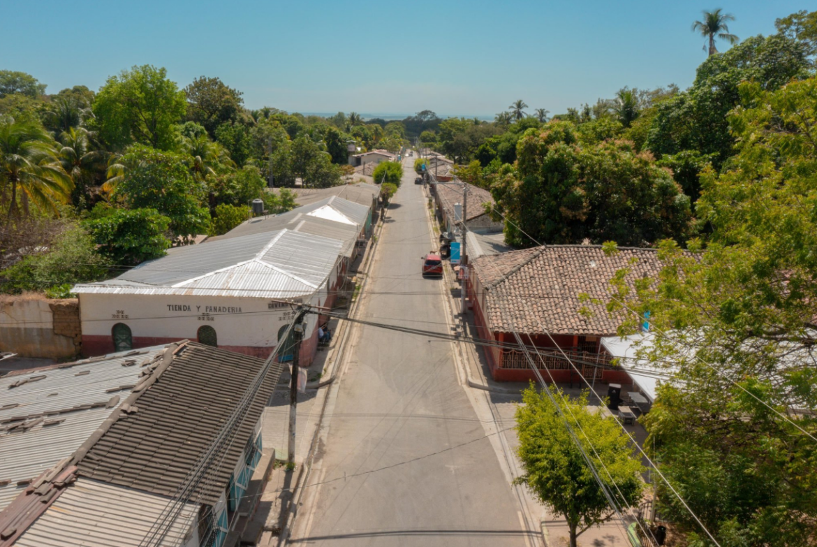 La DOM entrega más de 7 kilómetros de vías renovadas en Ozatlán, Usulután