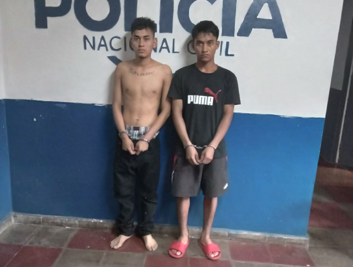 Capturan a dos sujetos que trasladaban dos fusiles en Ciudad Arce