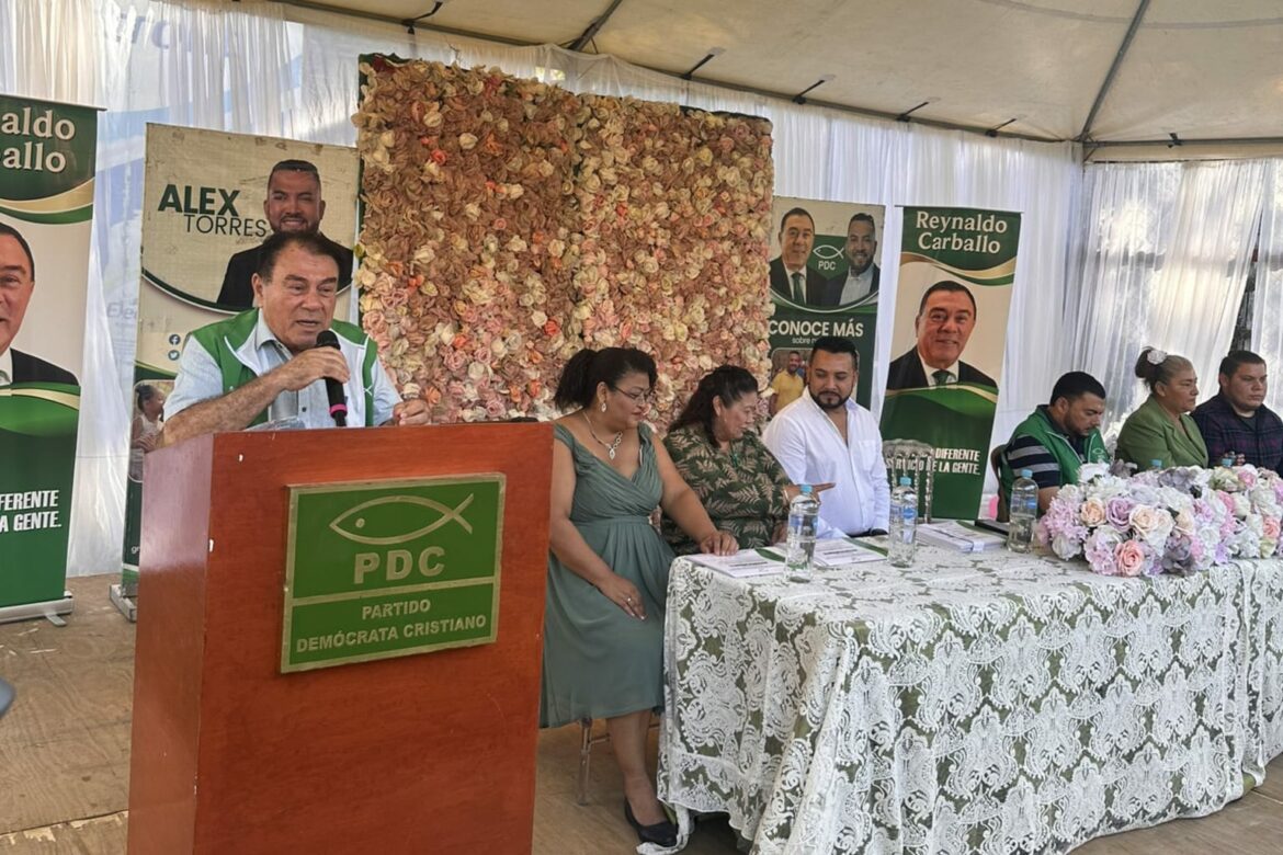 Diputado Carballo graduó a la promoción 17 de sus talleres gratuitos: «Si Dios y ustedes con su voto lo permiten seguiremos con este tipo de proyectos»