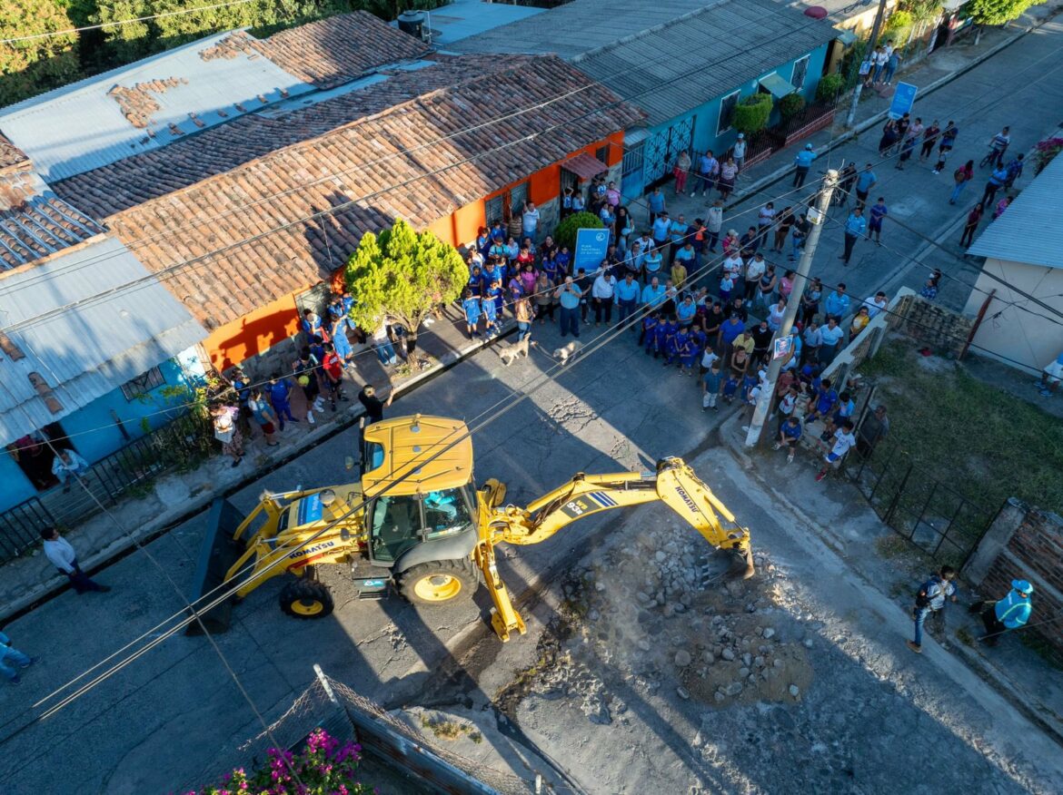 La DOM inició con el Plan Nacional de Bacheo en Cuyultitán, La Paz, en donde intervendrán más de 8.5 kilómetros de calles
