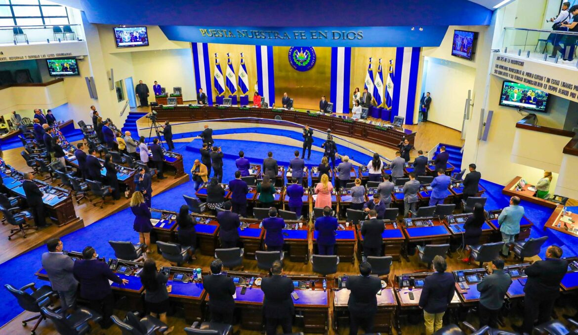 Avalan disposición especial transitoria para que empleados públicos y privados emitan su voto el domingo