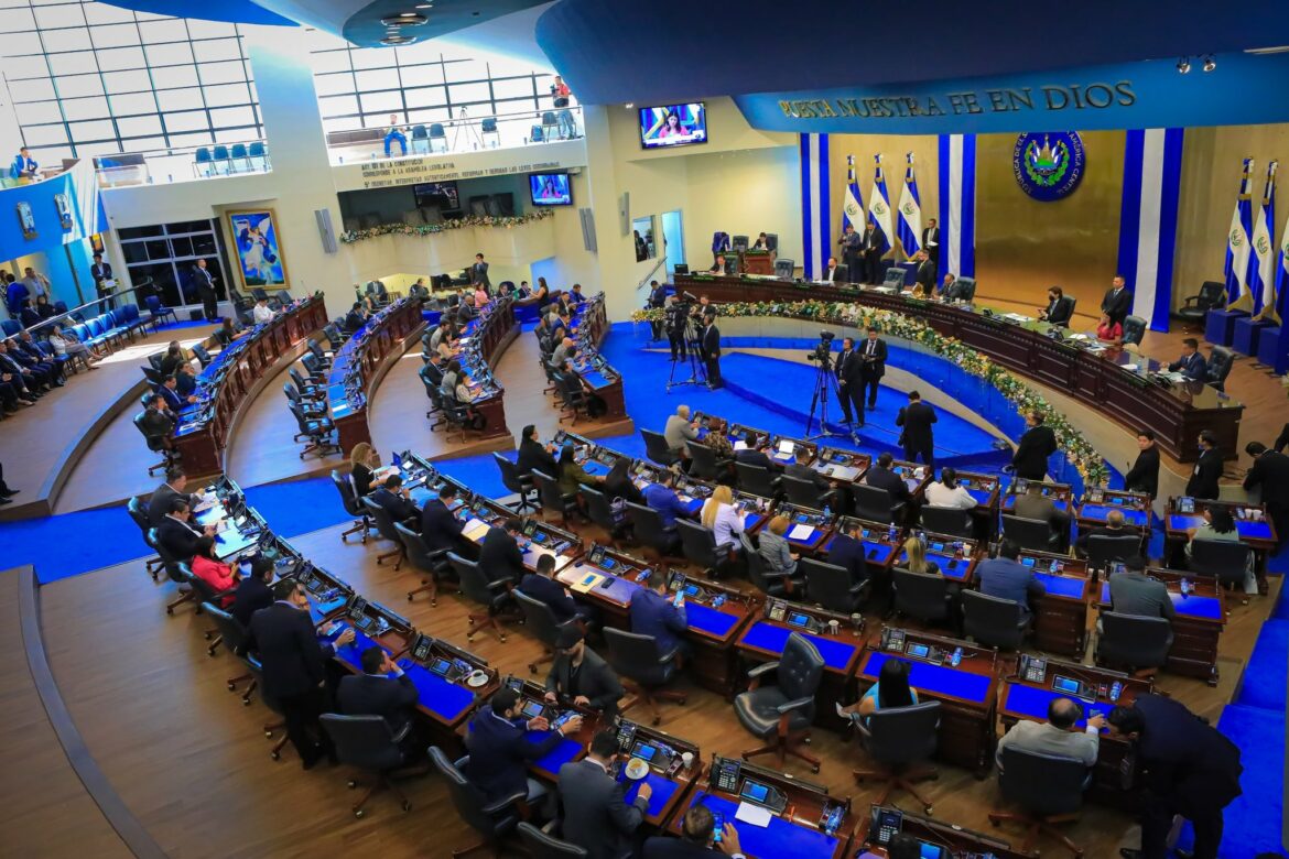 Asamblea avala reformas para acelerar las exploraciones de petróleo y gas natural en El Salvador