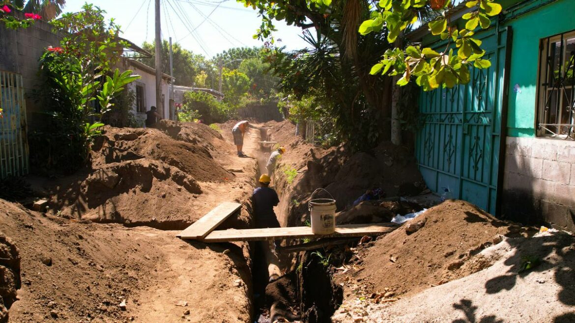 Avanza construcción del Alcantarillado Sanitario en la Comunidad La Dalia