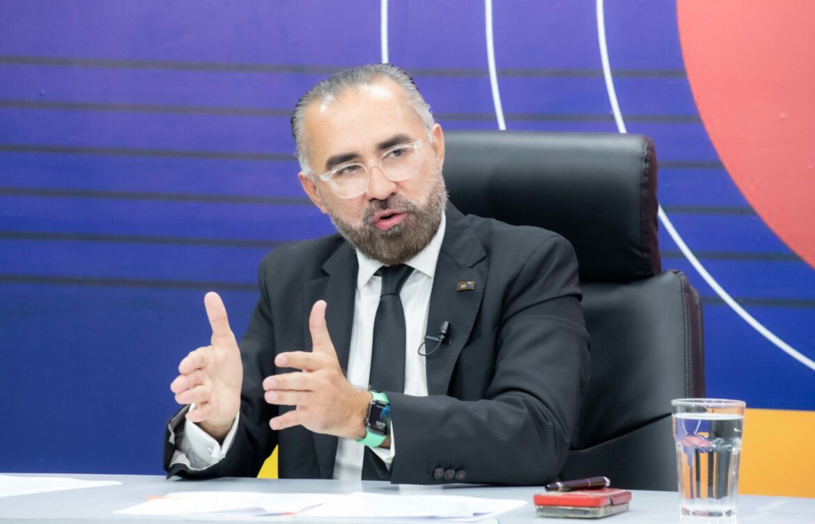 Orellana reporta 1,368 llamadas «de broma». Identifican números para denunciar ante la FGR