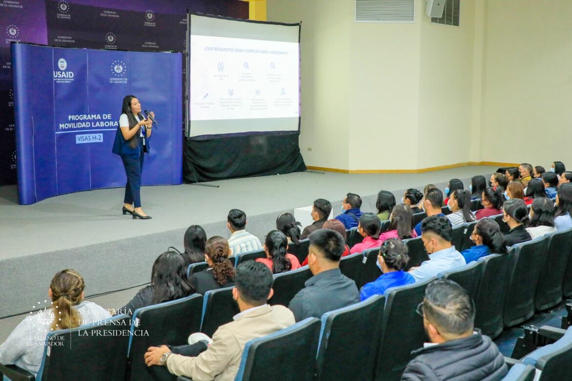 Más de 300 salvadoreños tienen oportunidad de laborar de manera temporal en Tennessee