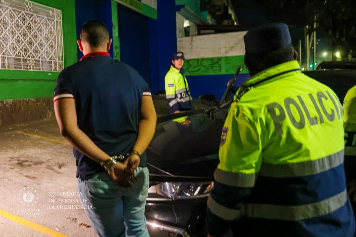Sacan de circulación a conductor con más de 130 grados de alcohol en aire aspirado