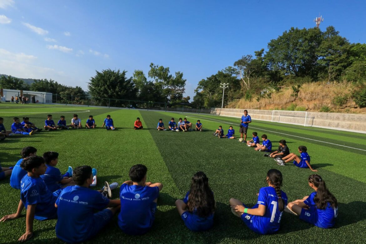 DOM entrega moderno centro deportivo a familias de Tepecoyo, La Libertad