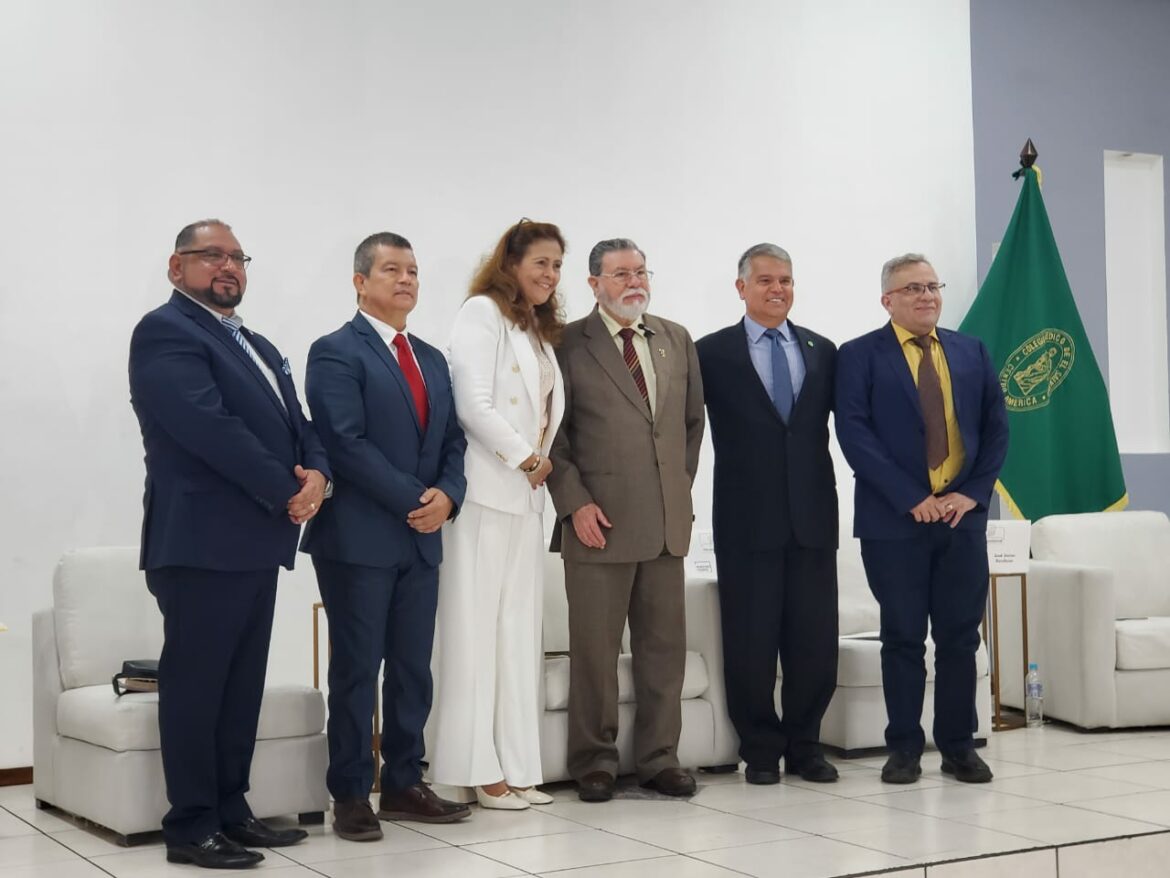 Colegio Médico pide a candidatos presidenciales iniciar un diálogo para construir un Plan Nacional de Salud