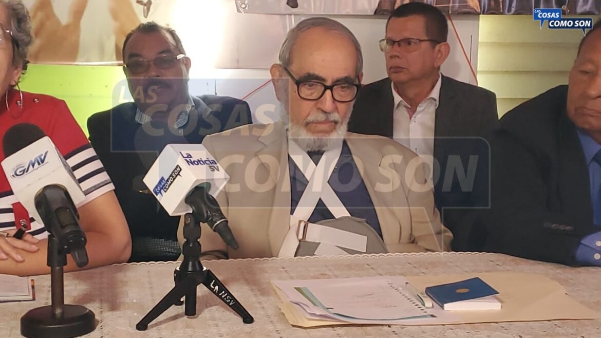 Rubén Zamora reaparece tras anularse la orden de captura en su contra