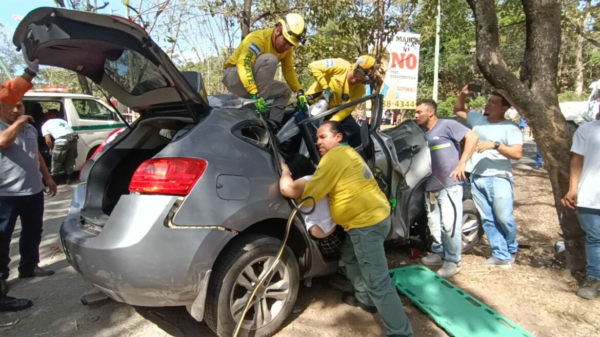 Fallecido y lesionados en aparatosos accidentes viales en carreteras a Comalapa y Litoral