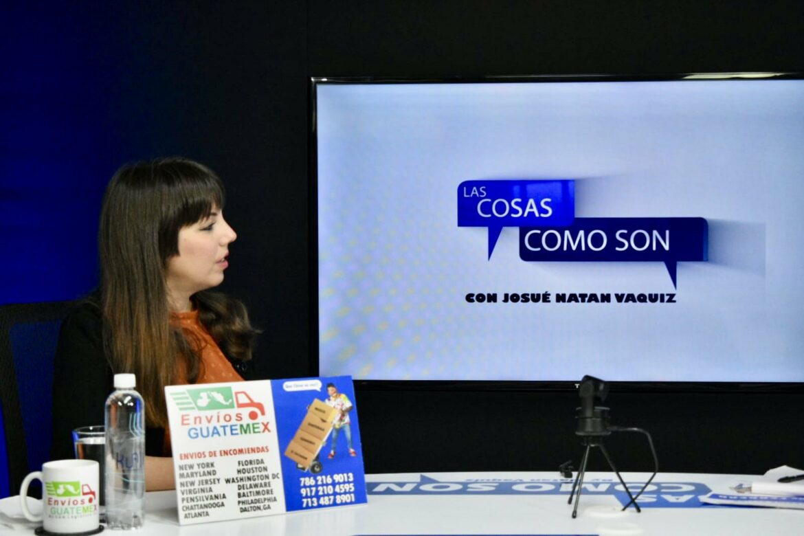Periodista Berberana: Bukele emergió para decir que el mundo está al revés: «su batalla es del bien contra el mal»