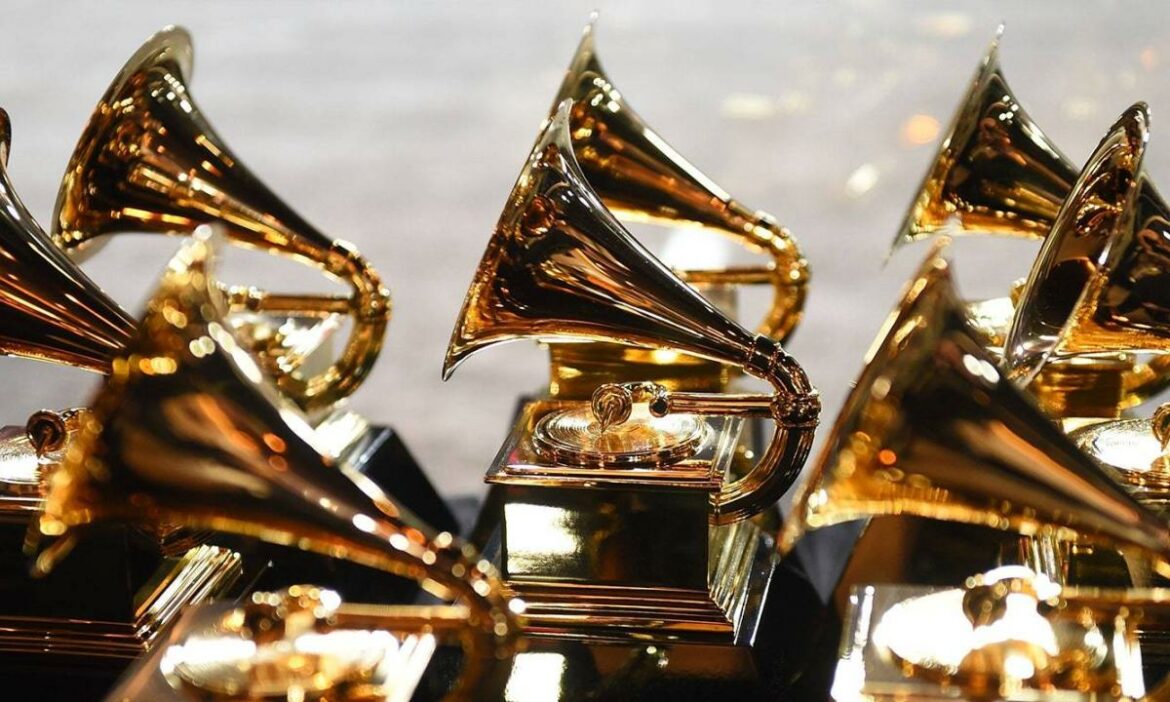 SZA lidera las nominaciones de los Grammy 2024