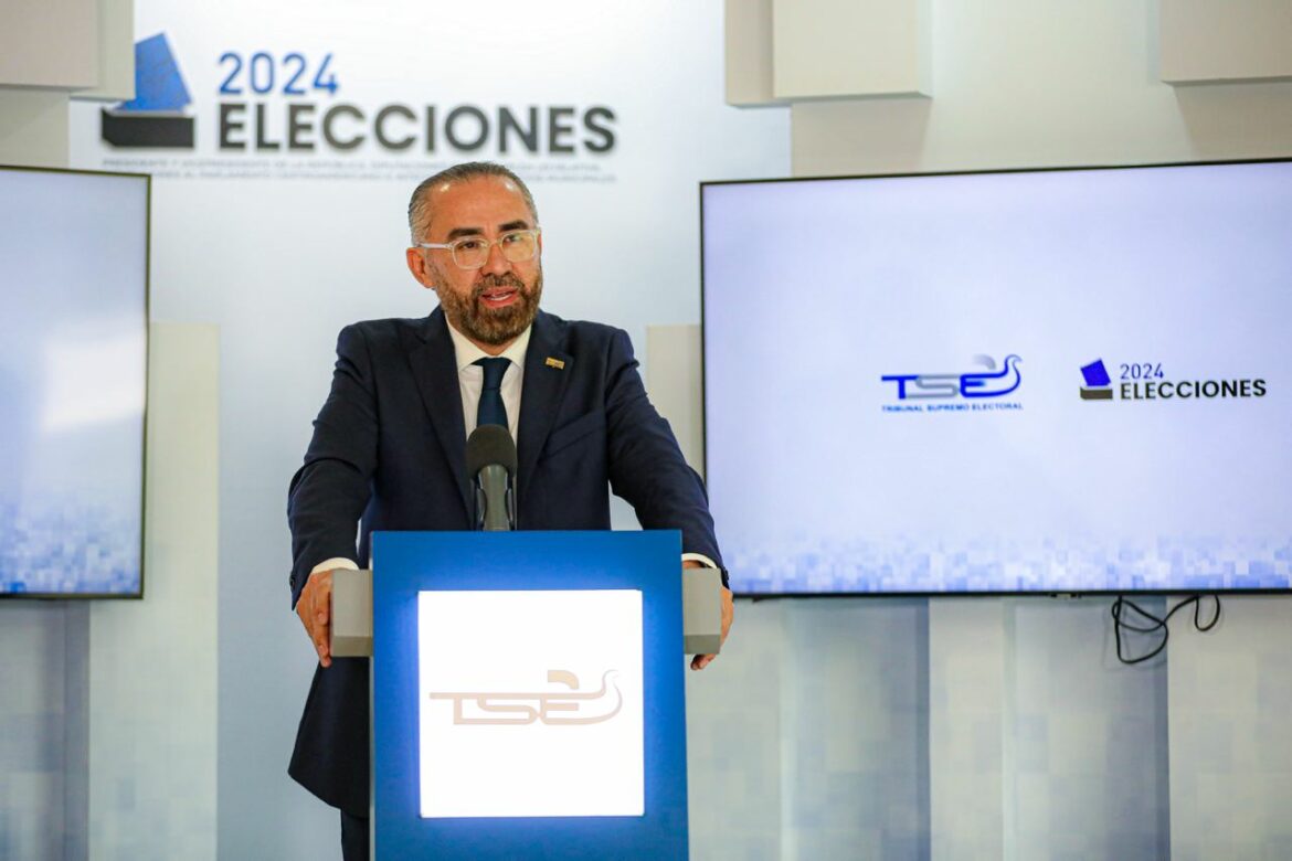 Magistrado Orellana recuerda que este domingo se podrá votar con el DUI vigente o vencido: “yo creo que no hay excusas para que los salvadoreños no salgamos a votar»