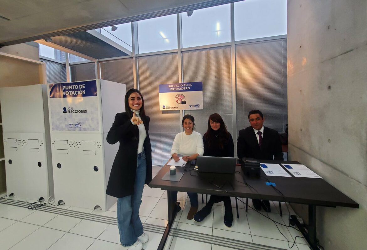 Ministro Villatoro: «La fiesta electoral ha comenzado para numerosos salvadoreños en todo el mundo. Ahora, tienen la oportunidad de ejercer su voto en persona en el extranjero»