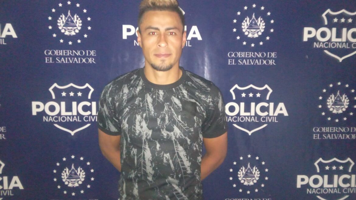 Capturan a jugador salvadoreño, Darwin Cerén