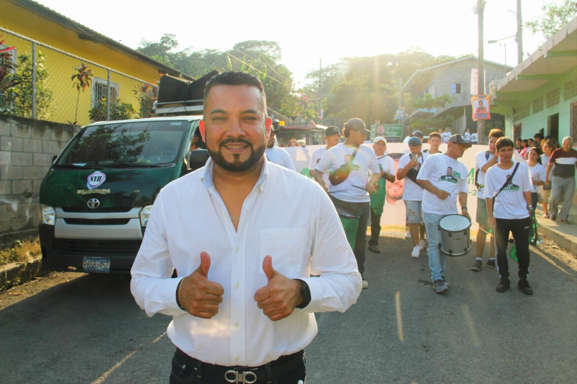Candidato alcalde de San Miguel Centro por el PDC, Alex Torres, promoverá becas para jóvenes